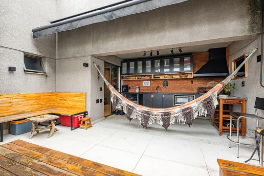 Compra este apartamento com 2 quartos, sendo 1 suíte. — Terraço