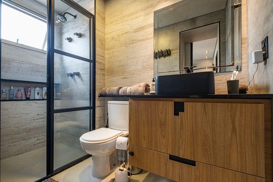 Compra este apartamento com 2 quartos, sendo 1 suíte. — Suíte