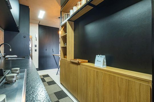 Compra este apartamento com 2 quartos, sendo 1 suíte. — Sala/Cozinha