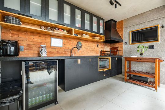 Compra este apartamento com 2 quartos, sendo 1 suíte. — Terraço
