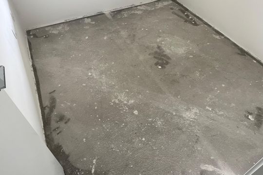 Apartamento com 4 quartos, varanda e piscina no condomínio. Ideal para compra. — Quarto 1