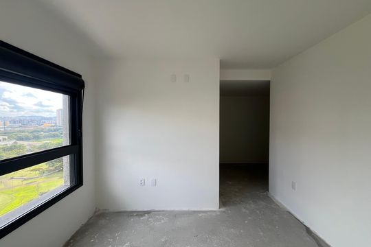 Apartamento com 4 quartos, varanda e piscina no condomínio. Ideal para compra. — Quarto 2