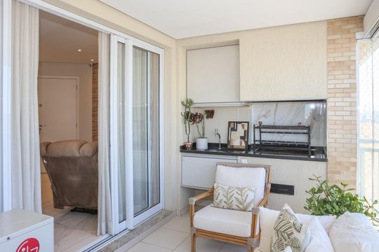 Compra apartamento em Água Branca com 2 quartos. — Varanda Gourmet