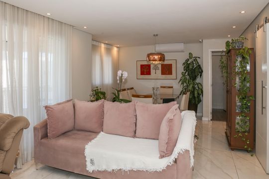 Compra apartamento em Água Branca com 2 quartos. — Sala