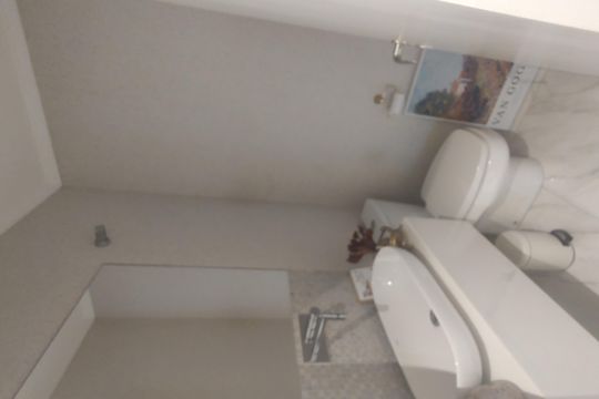 Compra apartamento em Água Branca com 2 quartos. — Banheiro 2
