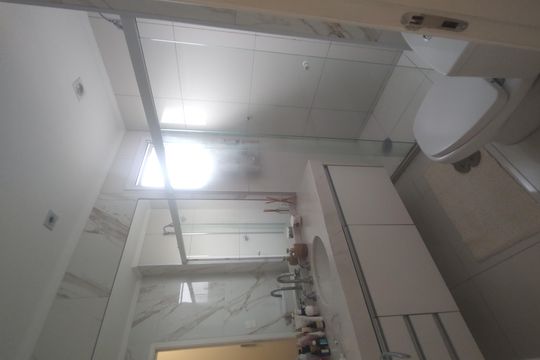 Compra apartamento em Água Branca com 2 quartos. — Banheiro 1