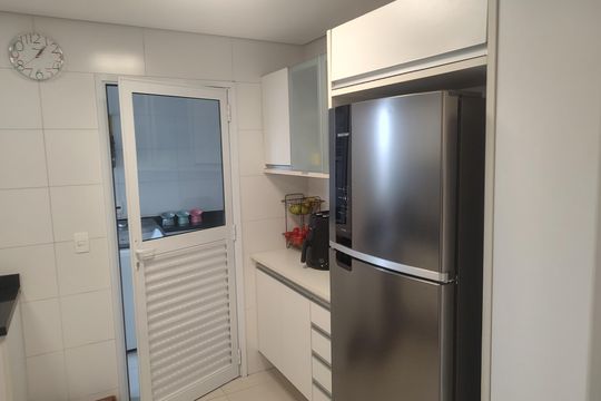 Compra apartamento em Água Branca com 2 quartos. — Cozinha