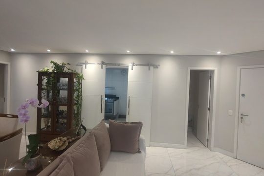Compra apartamento em Água Branca com 2 quartos. — Corredor