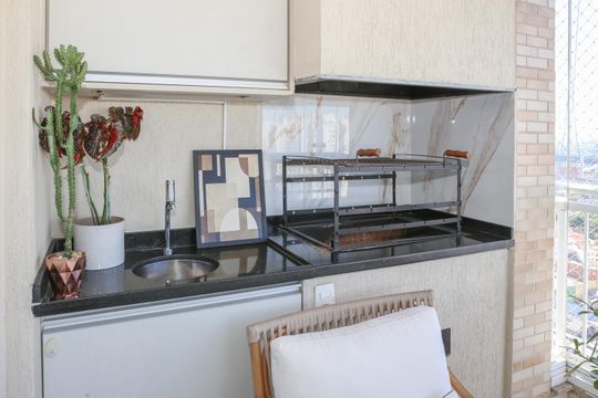 Compra apartamento em Água Branca com 2 quartos. — Varanda Gourmet