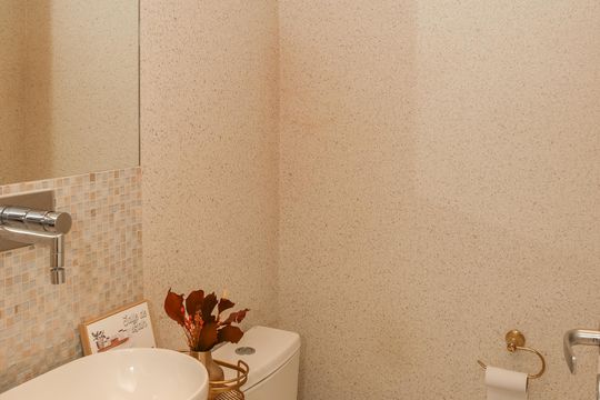 Compra apartamento em Água Branca com 2 quartos. — Lavabo