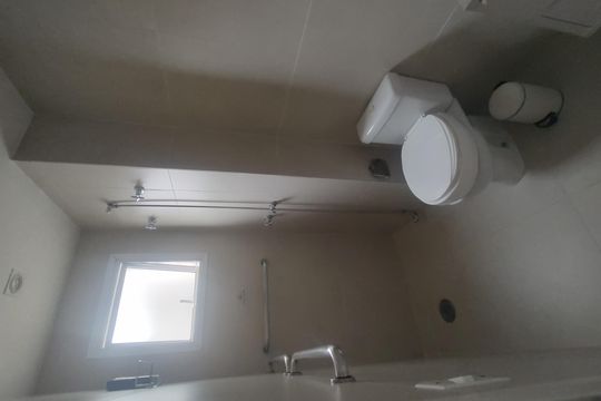 Compra apartamento em Água Branca com 2 quartos. — Banheiro 1