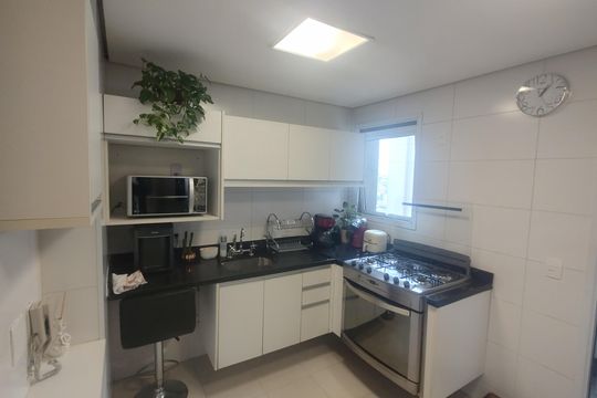 Compra apartamento em Água Branca com 2 quartos. — Cozinha