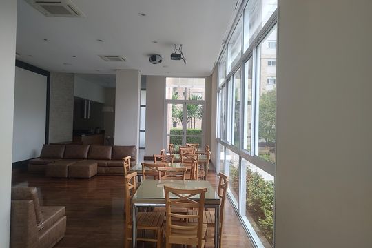 Compra apartamento em Água Branca com 2 quartos. — Varanda