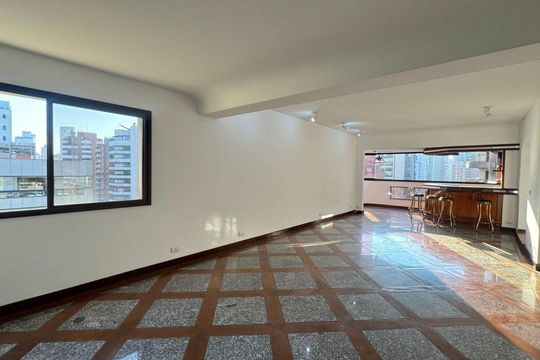 Apartamento à venda, com 242 m² e 3 quartos — foto 7