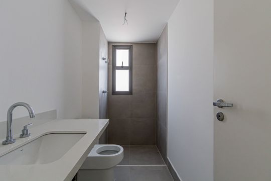 Apartamento com 2 quartos e piscina no condomínio, ideal para comprar. — Suite - Banheiro