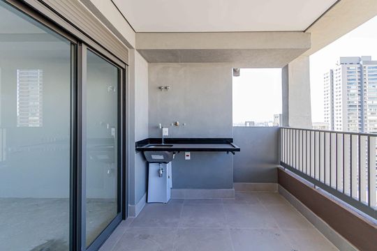 Venda de apartamento na Pompeia com 3 quartos e varanda. — Área de Serviço