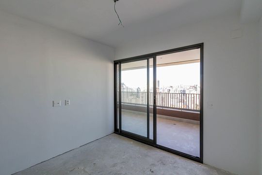 Venda de apartamento na Pompeia com 3 quartos e varanda. — Sala