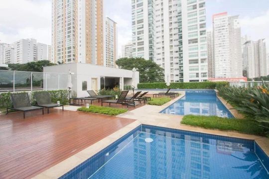 Comprar apartamento mobiliado em Campo Belo com 2 suítes, varanda, quintal e piscina no condomínio. — foto 49
