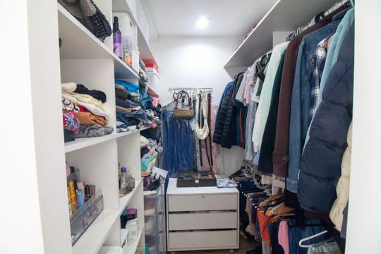 Comprar apartamento mobiliado em Campo Belo com 2 suítes, varanda, quintal e piscina no condomínio. — foto 20