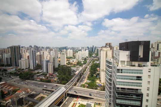 Comprar apartamento mobiliado em Campo Belo com 2 suítes, varanda, quintal e piscina no condomínio. — foto 51