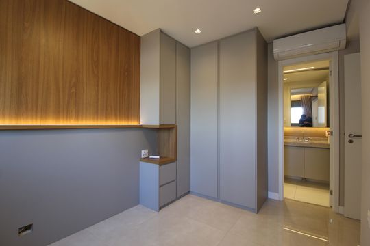 Venda de apartamento mobiliado com 2 quartos, 1 suíte, piscina e academia no condomínio. — Quarto 2 - Suíte