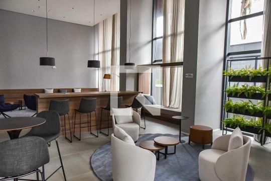 Apartamento à venda, com 65 m², 2 quartos e 1 vaga — Hall social