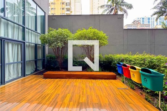 Apartamento à venda, com 65 m², 2 quartos e 1 vaga — Entrada