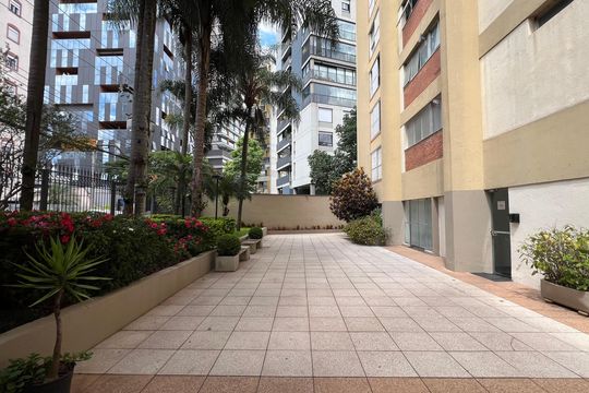 Comprar apartamento no Sumarezinho com 3 quartos e piscina no condomínio. — Área comum