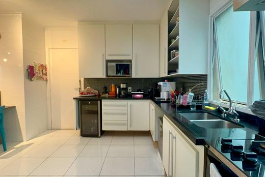 Comprar apartamento no Sumarezinho com 3 quartos e piscina no condomínio. — Cozinha