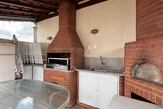 Comprar apartamento no Sumarezinho com 3 quartos e piscina no condomínio. — Churrasqueira