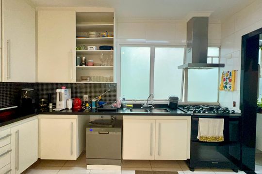 Comprar apartamento no Sumarezinho com 3 quartos e piscina no condomínio. — Cozinha