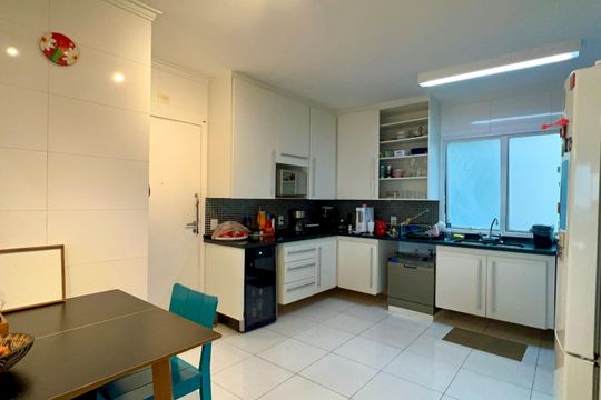 Comprar apartamento no Sumarezinho com 3 quartos e piscina no condomínio. — Cozinha