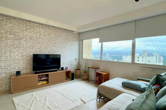 Comprar apartamento no Sumarezinho com 3 quartos e piscina no condomínio. — Sala