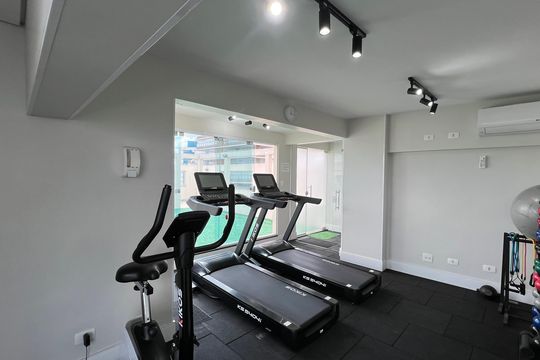 Comprar apartamento no Sumarezinho com 3 quartos e piscina no condomínio. — Academia