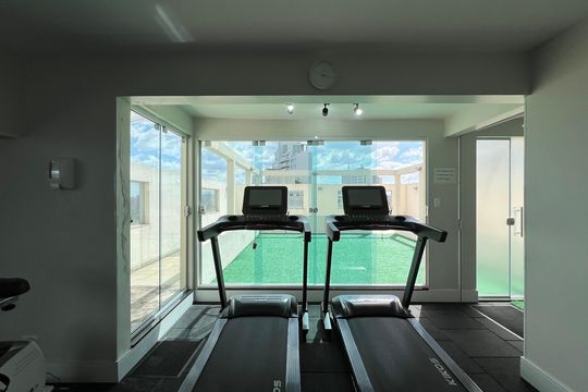 Comprar apartamento no Sumarezinho com 3 quartos e piscina no condomínio. — Academia