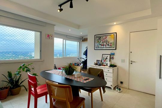 Comprar apartamento no Sumarezinho com 3 quartos e piscina no condomínio. — Sala