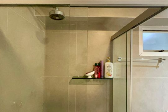 Comprar apartamento no Sumarezinho com 3 quartos e piscina no condomínio. — Banheiro