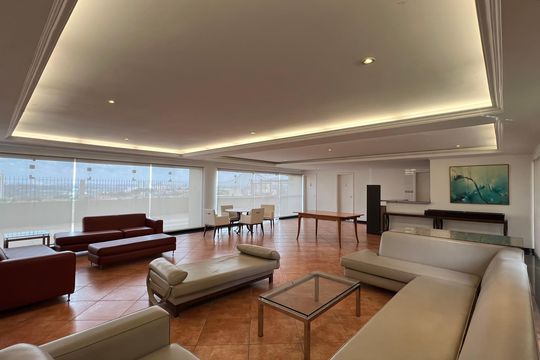Comprar apartamento no Sumarezinho com 3 quartos e piscina no condomínio. — Salão de Festas