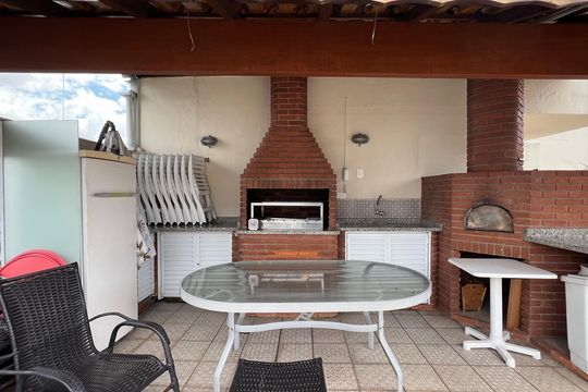 Comprar apartamento no Sumarezinho com 3 quartos e piscina no condomínio. — Churrasqueira