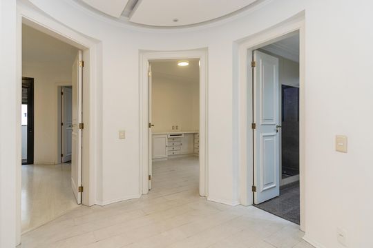 Apartamento à venda no Brooklin: 3 quartos, 2 suítes, aceita pets. — Hall das Suítes