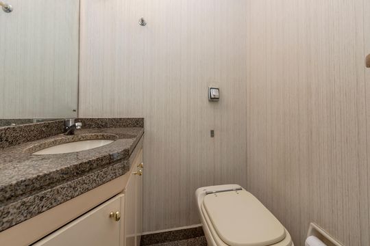 Apartamento à venda no Brooklin: 3 quartos, 2 suítes, aceita pets. — Lavabo
