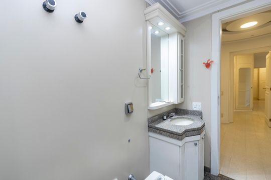 Apartamento à venda no Brooklin: 3 quartos, 2 suítes, aceita pets. — Banheiro