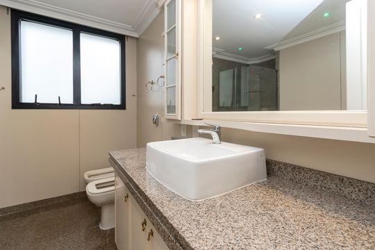 Apartamento à venda no Brooklin: 3 quartos, 2 suítes, aceita pets. — Banheiro da Suíte 1