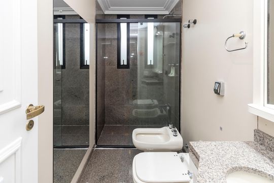 Apartamento à venda no Brooklin: 3 quartos, 2 suítes, aceita pets. — Banheiro