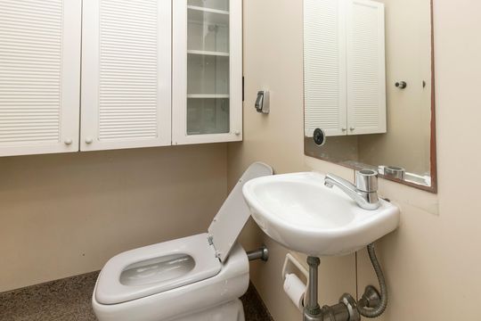 Apartamento à venda no Brooklin: 3 quartos, 2 suítes, aceita pets. — Banheiro de Serviço