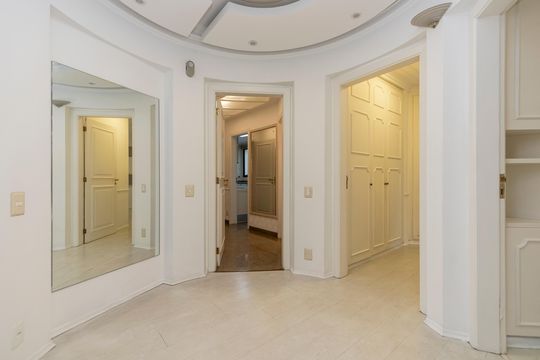 Apartamento à venda no Brooklin: 3 quartos, 2 suítes, aceita pets. — Hall das Suítes