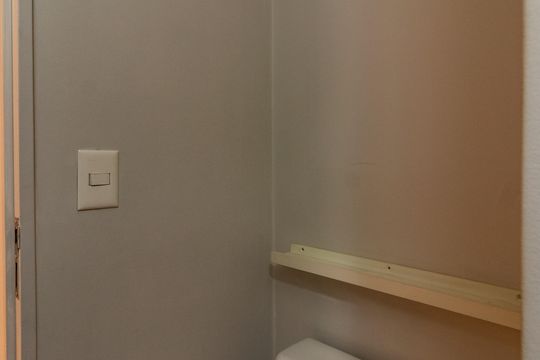 Compra apartamento em Pompeia, 3 quartos, 1 suíte, varanda, aceita pets. — Lavabo