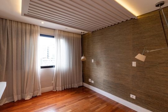 Compra apartamento em Pompeia, 3 quartos, 1 suíte, varanda, aceita pets. — Quarto 2