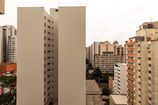 Compra apartamento em Pompeia, 3 quartos, 1 suíte, varanda, aceita pets. — Quarto 1