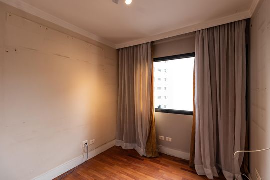 Compra apartamento em Pompeia, 3 quartos, 1 suíte, varanda, aceita pets. — Quarto 1